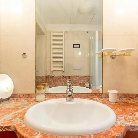 Aurealiving - Historic Jacuzzi 公寓