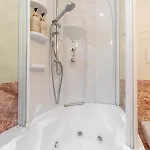 Aurealiving - Historic Jacuzzi Apartamento *
