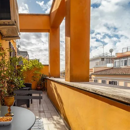 Aurealiving - Historic Jacuzzi Apartment *