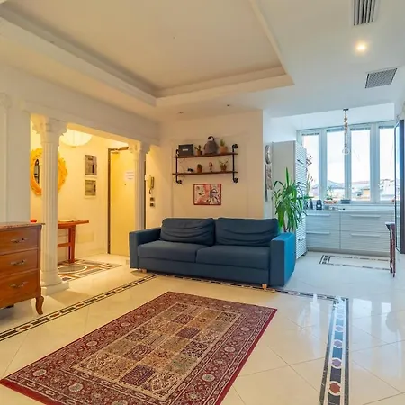 Aurealiving - Historic Trastevere Apartment With Terrace Apartman Róma