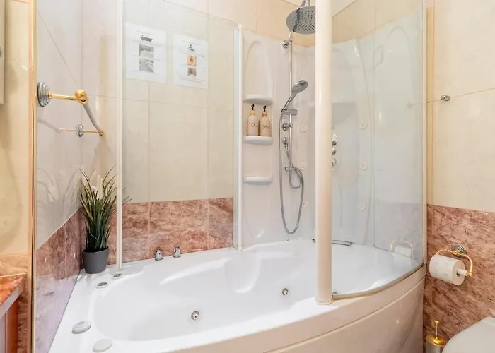 Aurealiving - Historic Jacuzzi Apartment Rom
