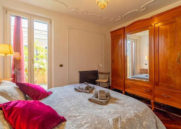 Aurealiving - Historic Jacuzzi Appartement